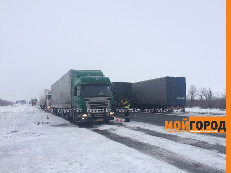 В ЗКО из-за непогоды закрыли все трассы