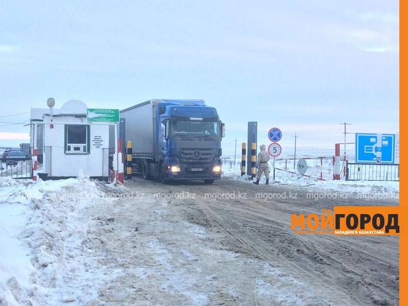 Погодные условия назвали причиной затора на казахстанско-российской границе