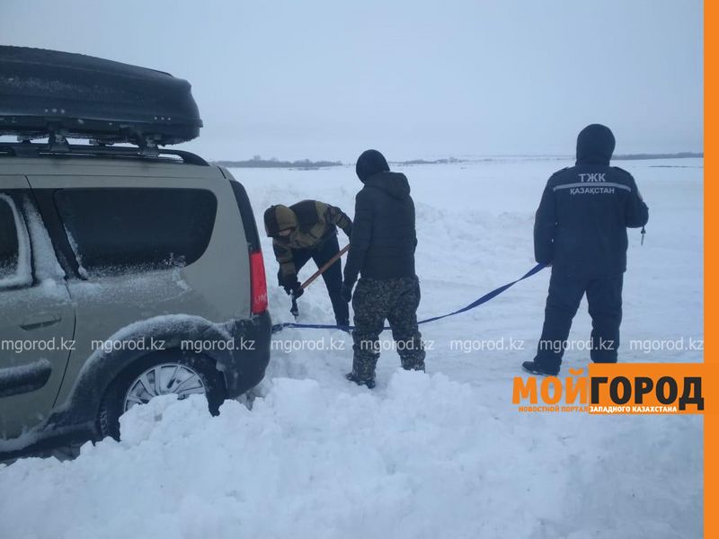 138 человек эвакуированы из снежных заносов в ЗКО