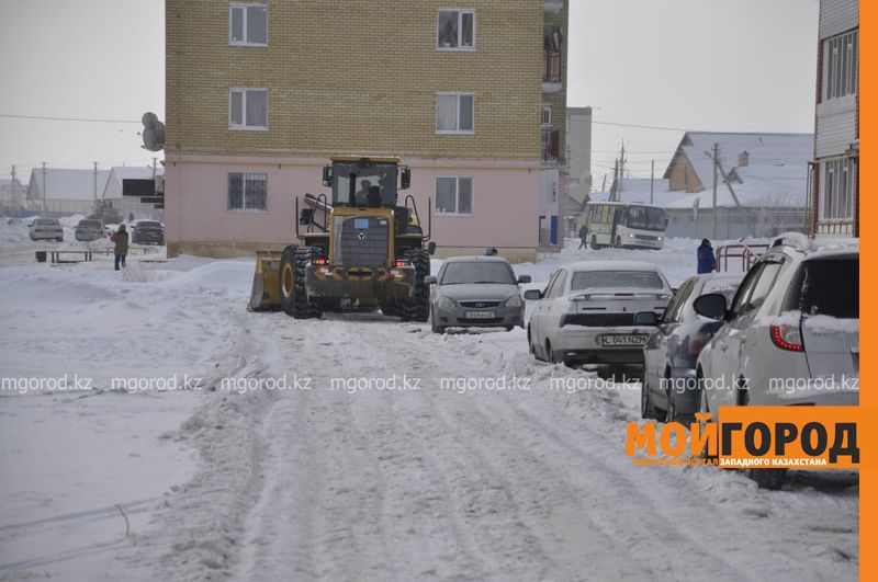 Аким Уральска проверил работу КСК