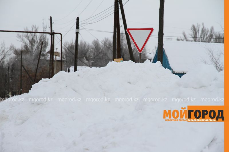 Жители Уральска недовольны уборкой снега
