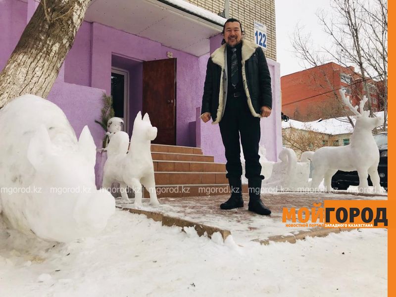 Оленья упряжка, кабан и собака: уралец создает фигуры из снега