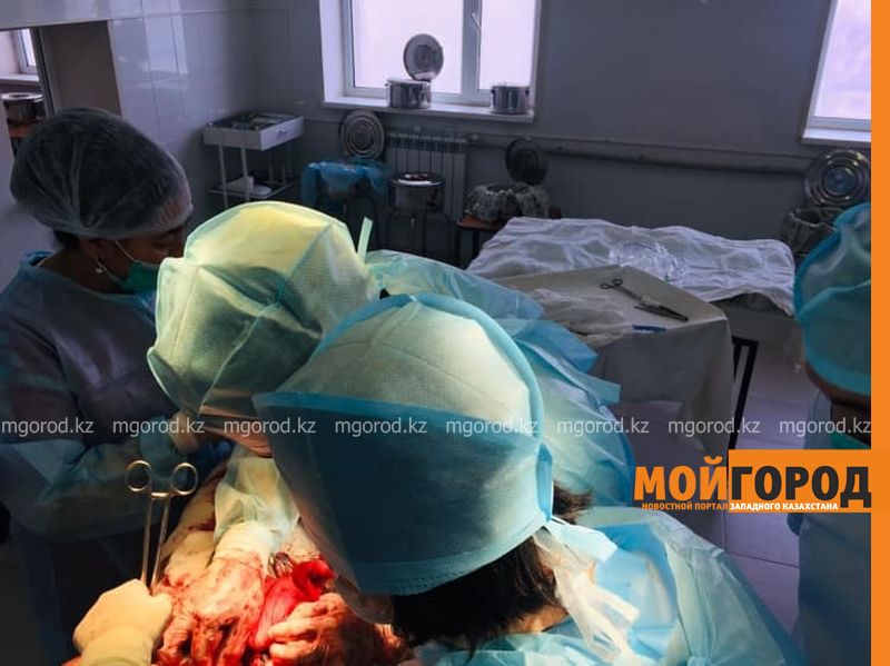 В Мангистау спасли мужчину, который случайно выстрелил себе в грудь