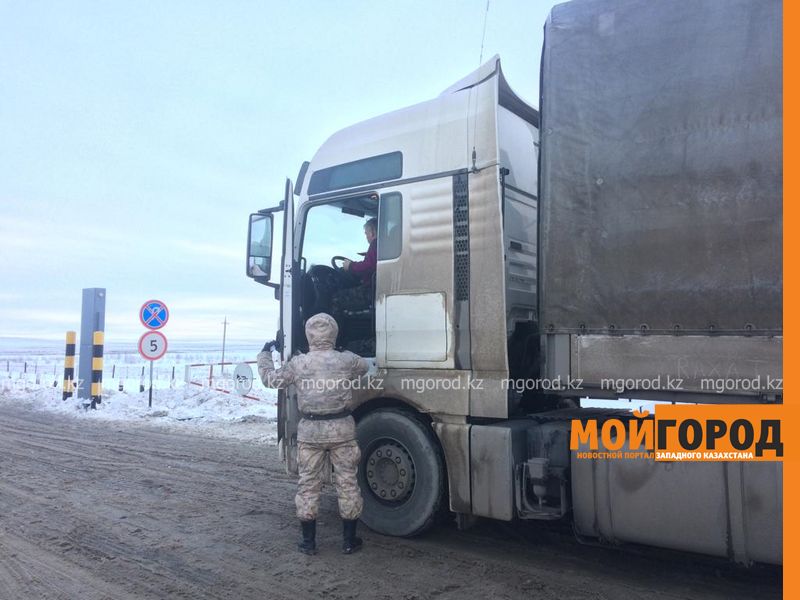 Названы причины скопления большегрузов на казахстанско-российской границе
