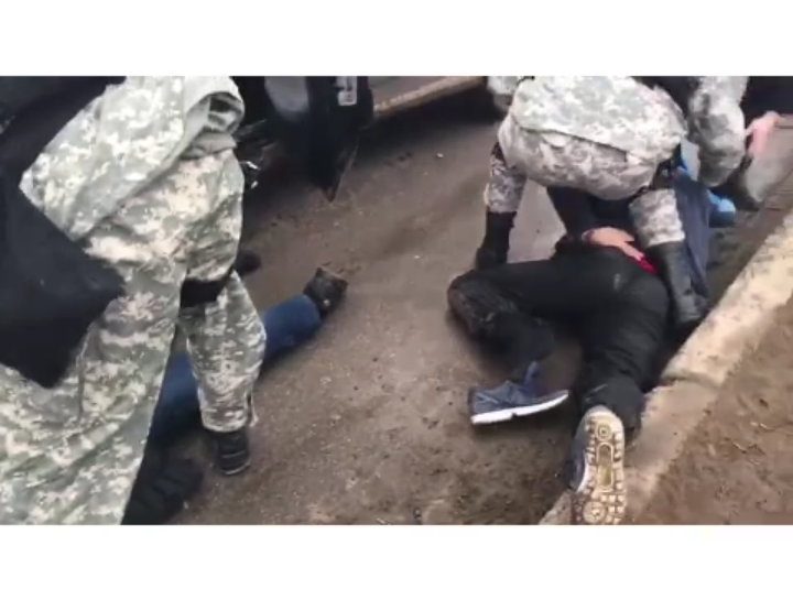 Полицейские Атырау «по горячим» следам раскрыли разбойное нападение (видео)