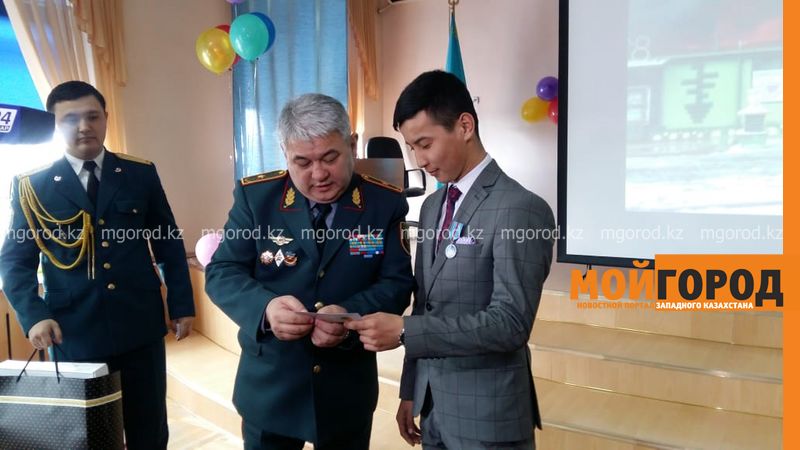 Школьника из ЗКО, спасшего из огня двух человек, пригласили работать спасателем
