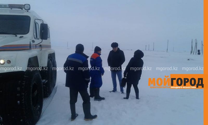 Спасатели помогли врачу добраться до пациентов