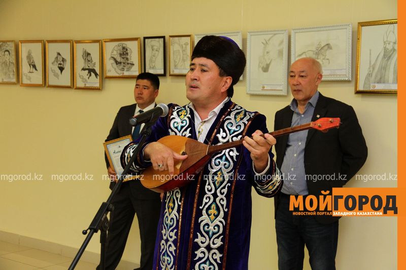 105 картин представили на выставке района ЗКО 