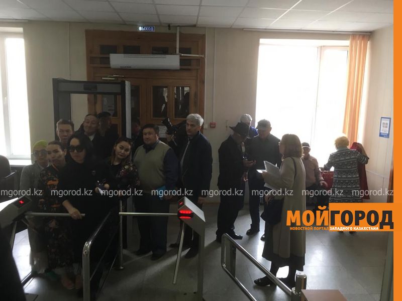 Замакима Актюбинской области встретился с работниками обанкротившегося предприятия