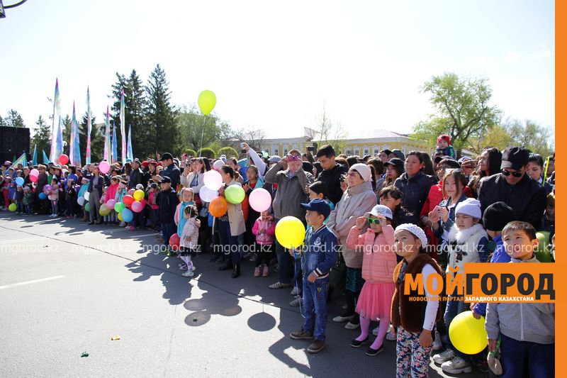 50 тысяч человек приняли участие в первомайском шествии в Уральске