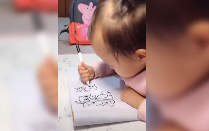 Эта девочка поражает своим художественным талантом