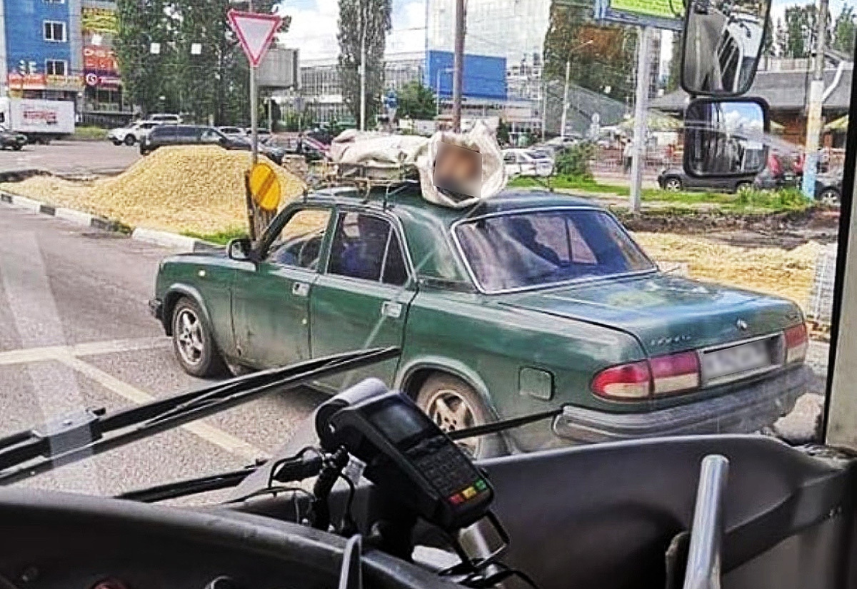 Труп на крыше «легковушки» везли по городу