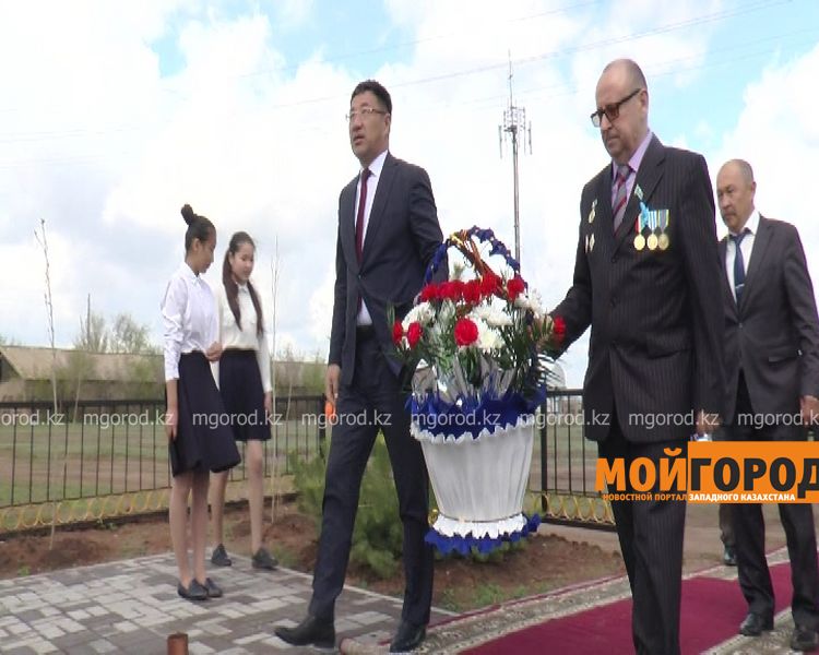 Монумент в память погибшим солдатам открыли в селе ЗКО