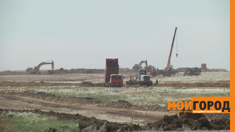 Строительство нефтеперерабатывающего завода в ЗКО приостановлено: подрядчик должен рабочим 14 млн тенге
