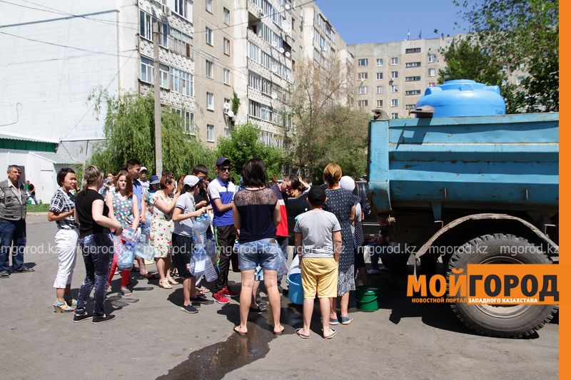 5 литров на руки: как уральцев обеспечивают водой после аварии на КНС (фото)