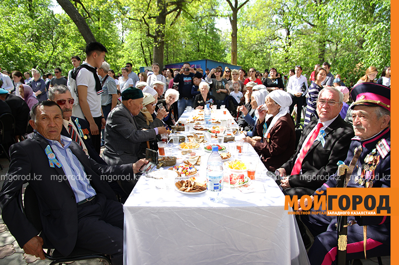 В Уральске 1500 человек накормили солдатской кашей