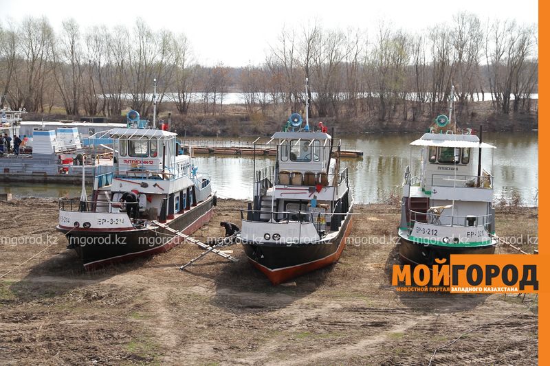 Две организации заплатят штраф за маслянистое пятно в затоне имени Чапаева