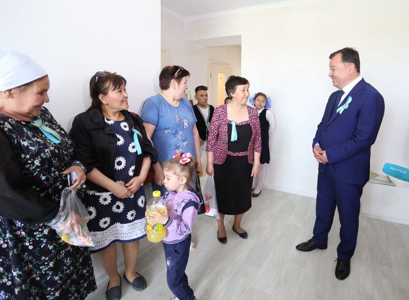 20 многодетных семей из Уральска получили квартиры