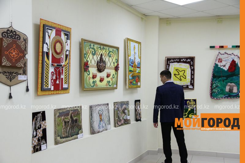 115 работ представили на выставке художников района ЗКО