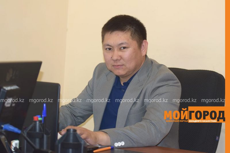 Работники Атырауского горакимата по пятницам ходят на работу в джинсах