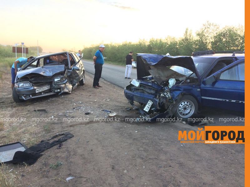 Пять человек пострадали при столкновении двух авто на трассе ЗКО