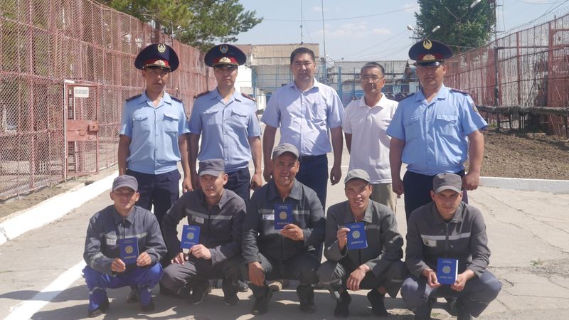 В Уральске семь осужденных получили аттестаты о среднем образовании