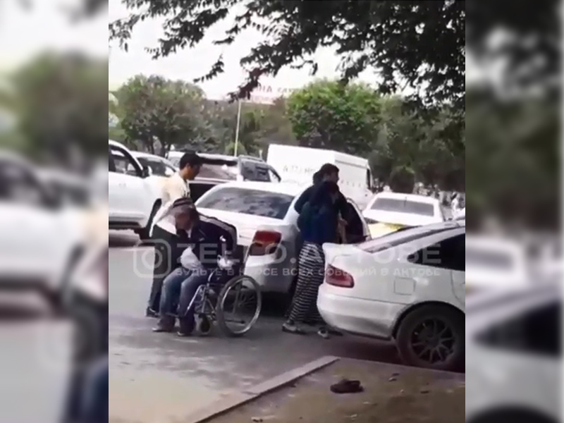 В Актобе пытались «похитить инвалида» (видео)