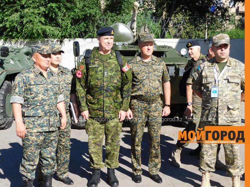 Иностранные наблюдатели посетили воинскую часть Уральска