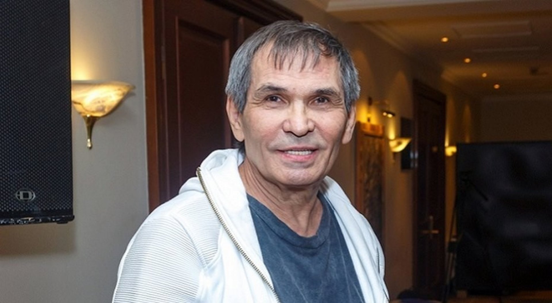 Бари Алибасов продолжит лечение в Казахстане