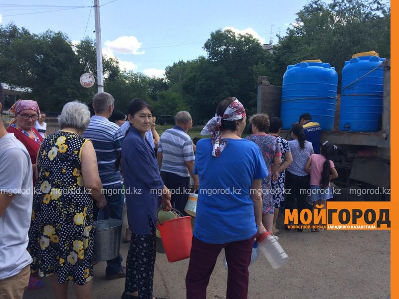 В девять пунктов осуществляется подвоз воды из-за аварии на КНС в Уральске