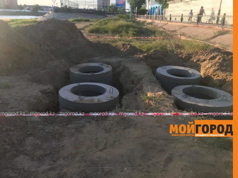 Туалеты, установленные на центральном пляже, возмутили жителей Атырау