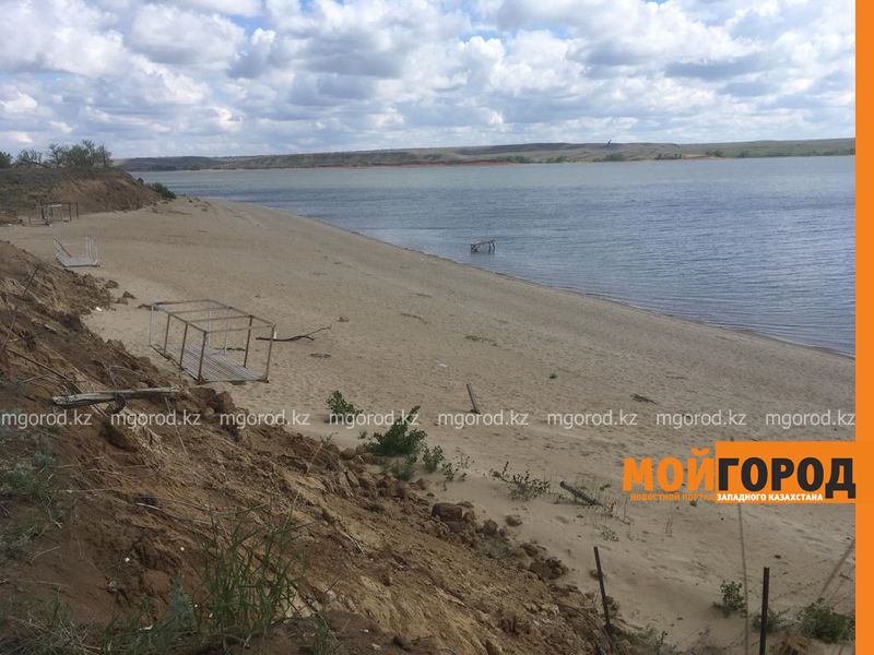 Машина утонула в Актобе: погибли двое мужчин и ребенок