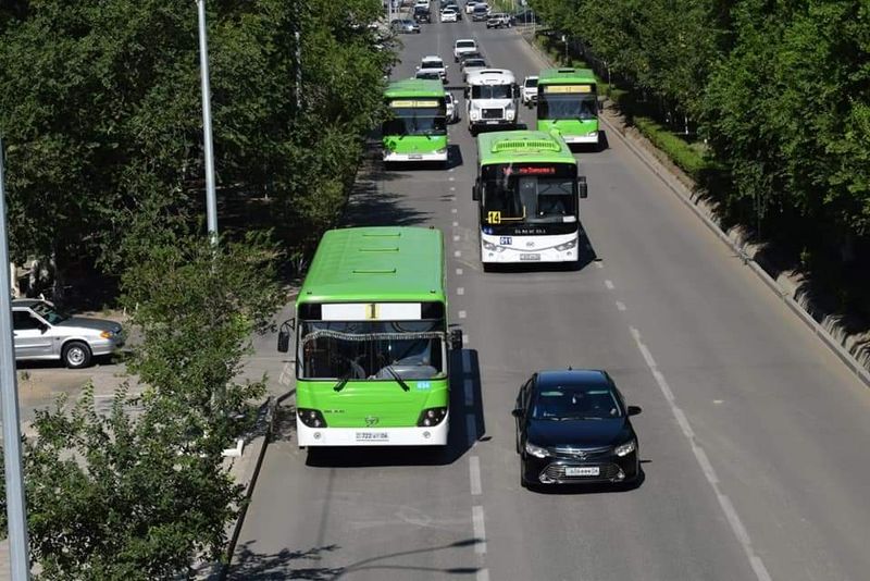 Новые автобусы вышли на линию в Атырау