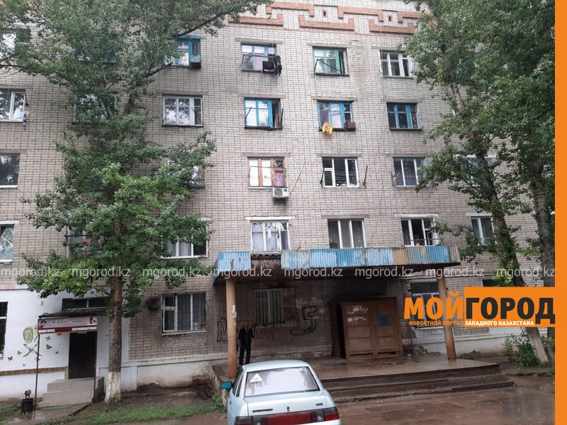 В Уральске протекают крыши многоэтажек