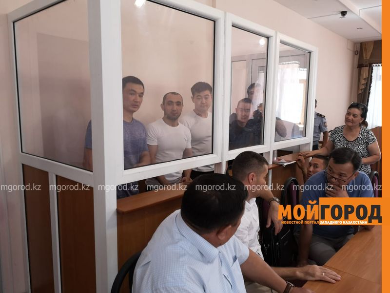 В Уральске обвиняемый в незаконной транспортировке битума попросил президента России вмешаться в это дело
