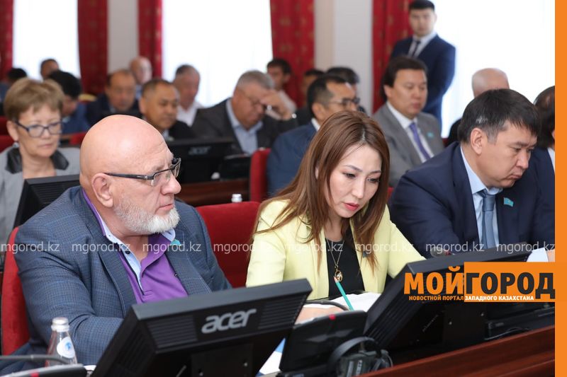 Учителям и врачам выделят по 1 млн тенге в Актюбинской области