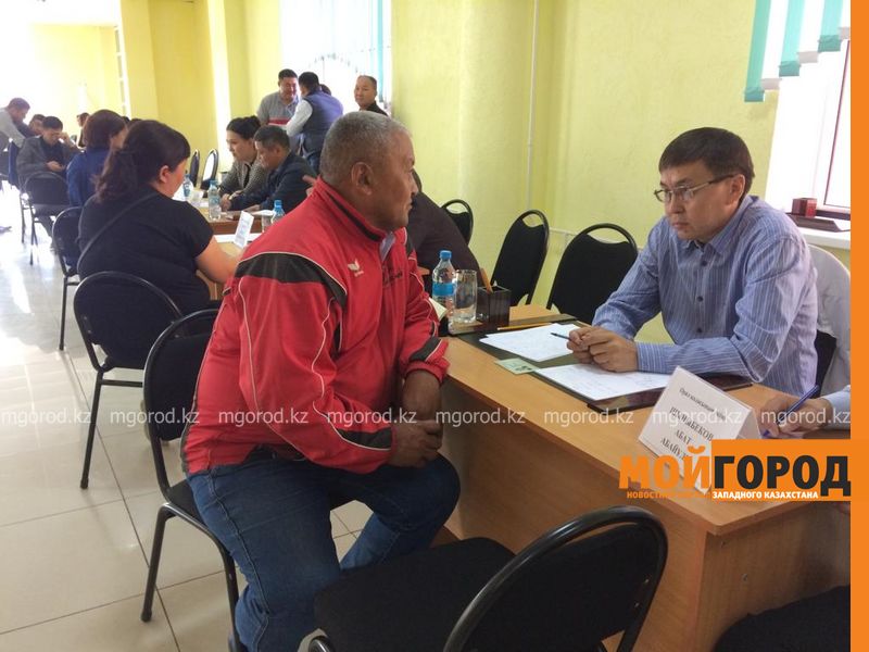 Аким Уральска провел прием граждан в Зачаганске