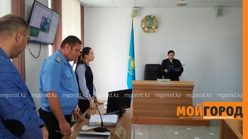 Осужденных за пытки полицейских освободили в зале суда в Актобе