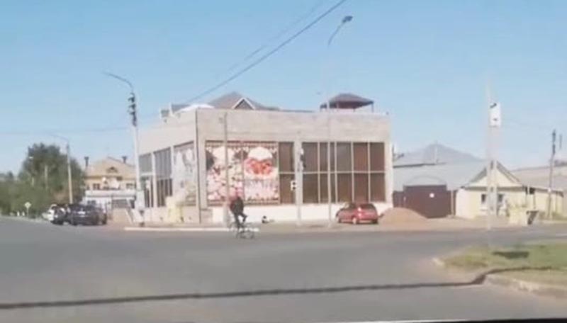 Полицейские разыскивают велосипедиста-экстремала в Уральске