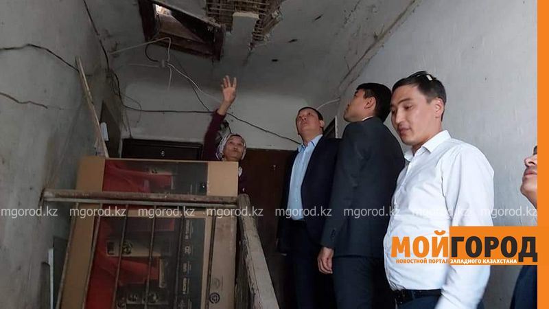 Жители Атырау пожаловались на разваливающиеся двухэтажки