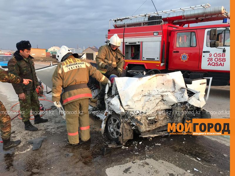 Два человека погибли в аварии в ЗКО (фото)