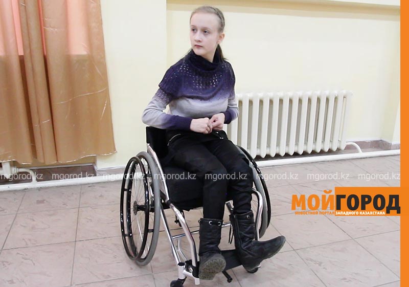 Казахстанцы помогли девушке на коляске из Уральска попасть на турнир по танцам 