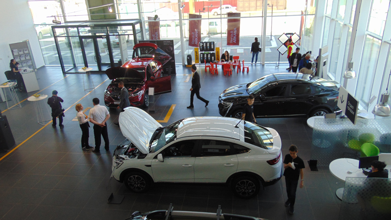 Атырау оценил возможности новейших автомобилей Renault