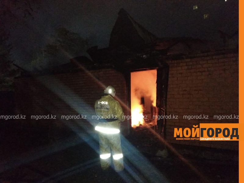 В центре Актобе горело здание