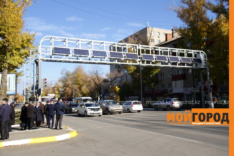 За 17 миллионов тенге уральцам подарили современный пешеходный переход
