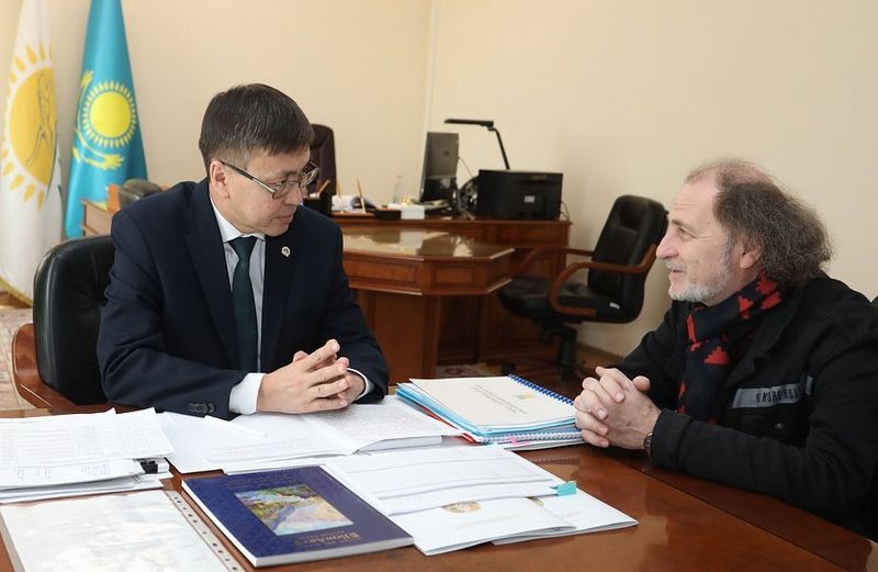 Орал қаласының әкімі Кострома қаласының камералық театр директорын қабылдады