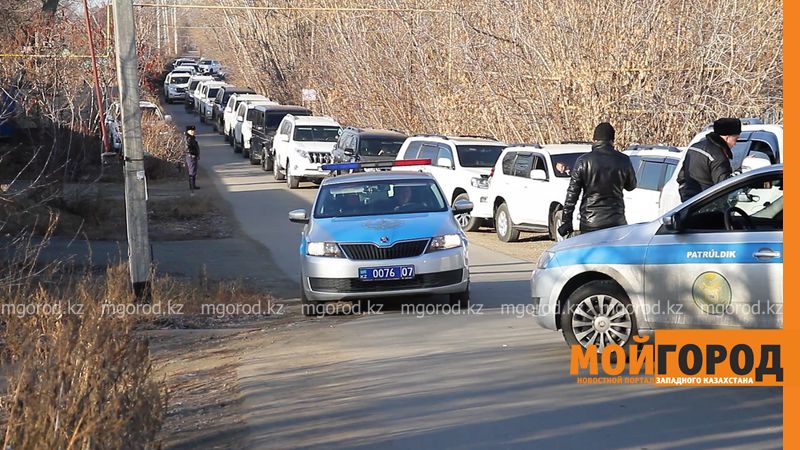 Полицейские Уральска прокомментировали задержание мужчины с 60 джипами