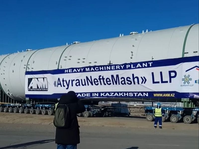 В Атырау электромонтёр пострадал, освобождая путь «слону»