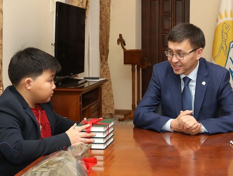 Аким Уральска поздравил Ержан Максима