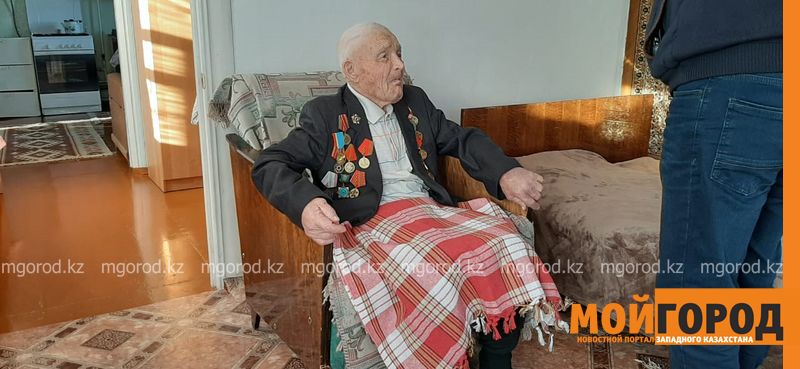 Ключи от квартиры вручили ветерану ВОВ в Аксае